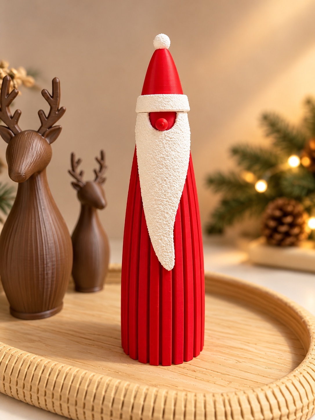Papá Noel minimalista rojo con barba blanca texturizada, junto a cervatillos decorativos